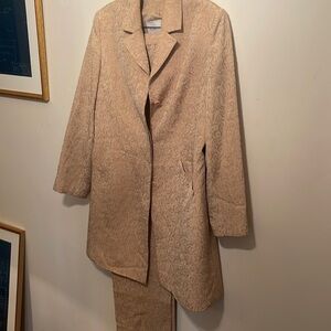 Pant suit beige gold color